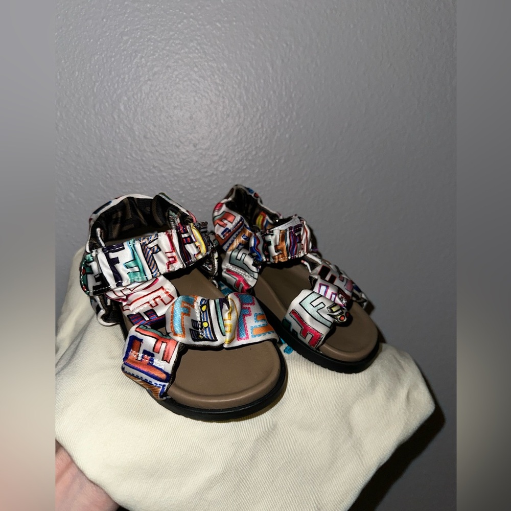 Fendi toddler girls sandals size 5c